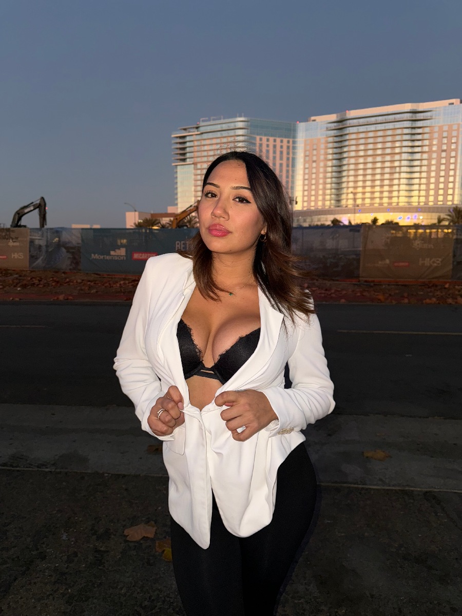 Take a pause and enjoy Ali Cruz — streaming from Torreon