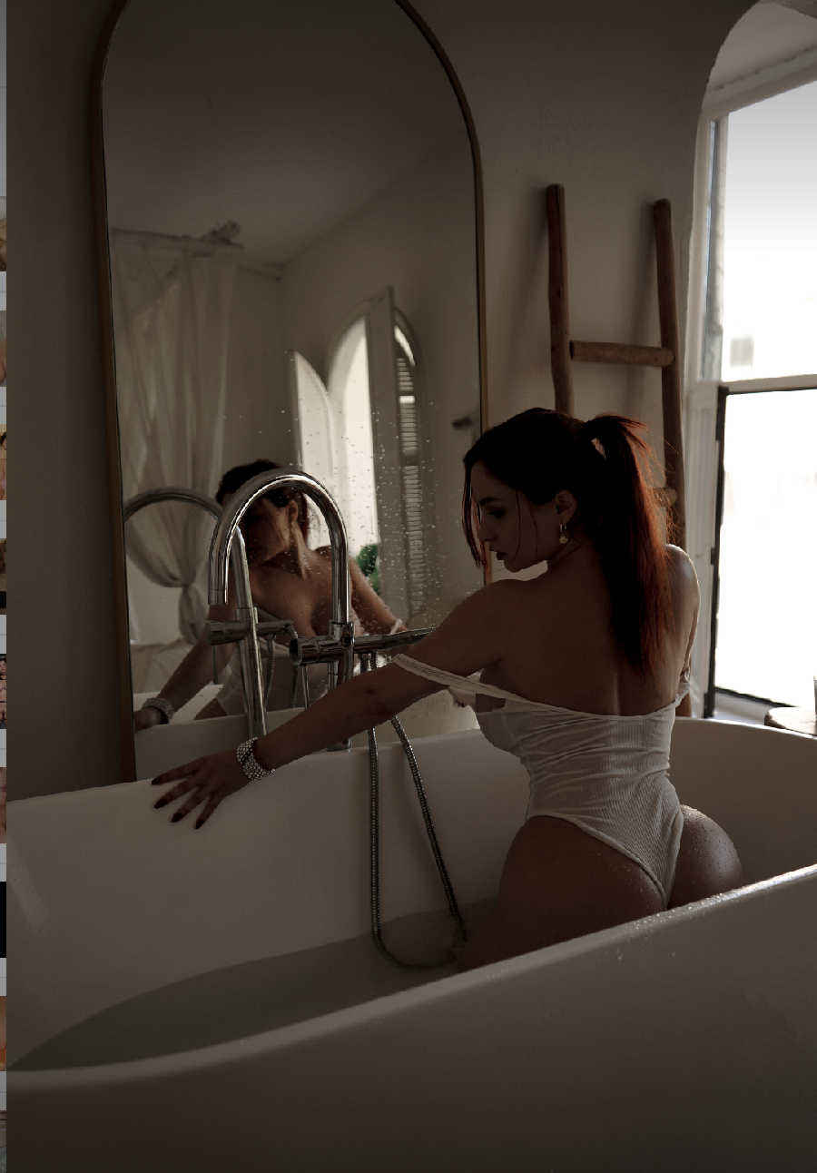 A playful frame from Miranda Faith nude — online in Torreon