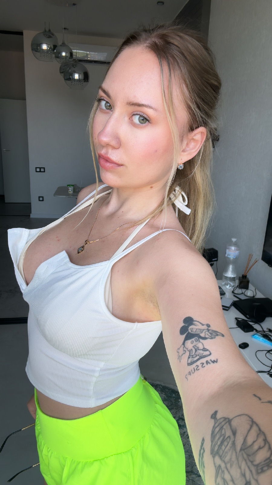 KateV in her underwear in Torreon