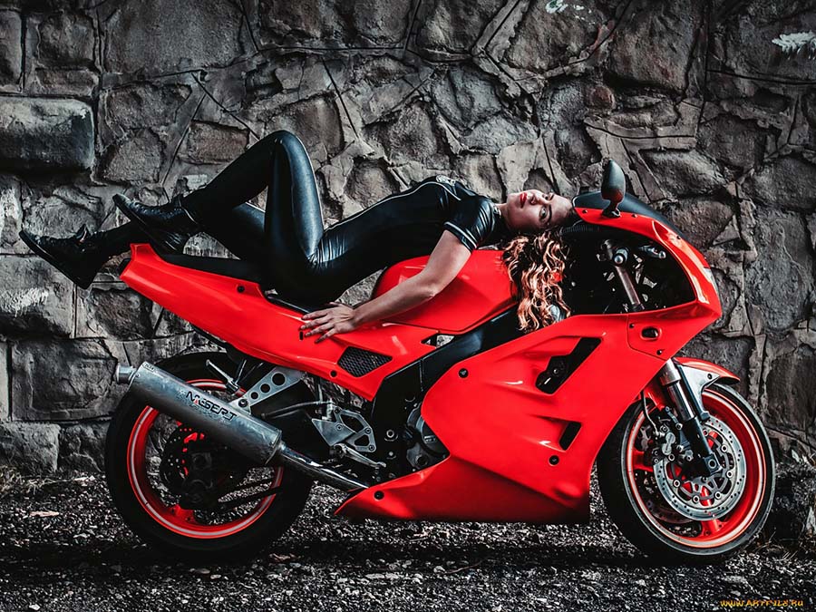 Beautiful girl Beautiful girls and motorcycles in Torreon