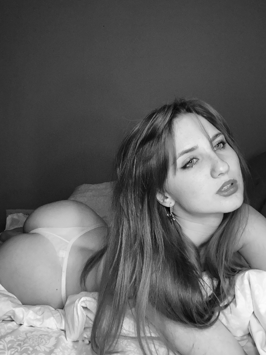 Take a pause and enjoy Nata nude — streaming from Torreon