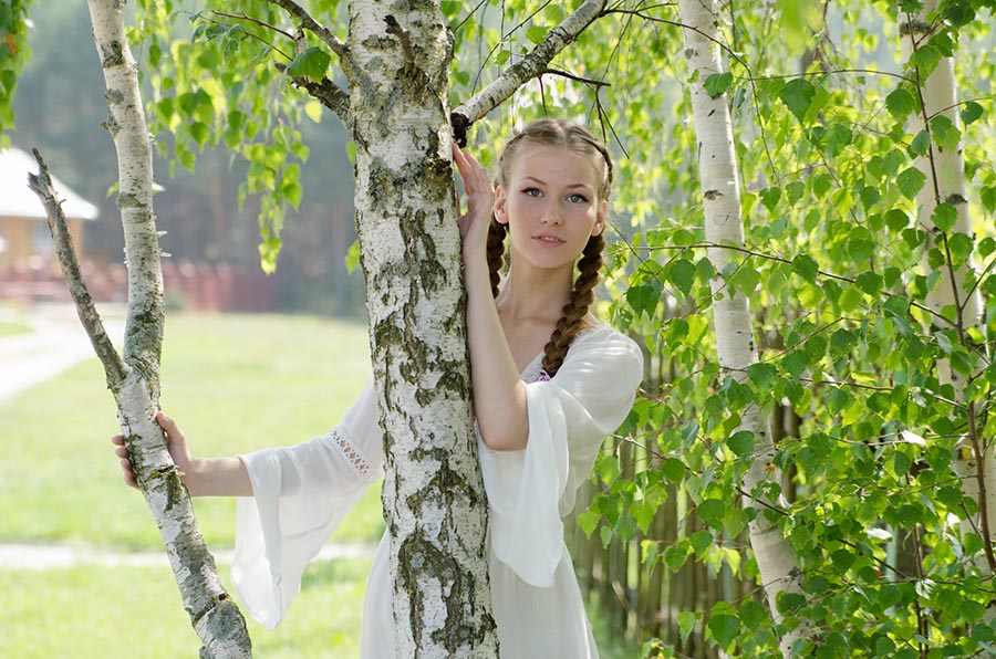 Women in Slavic costumes in Torreon