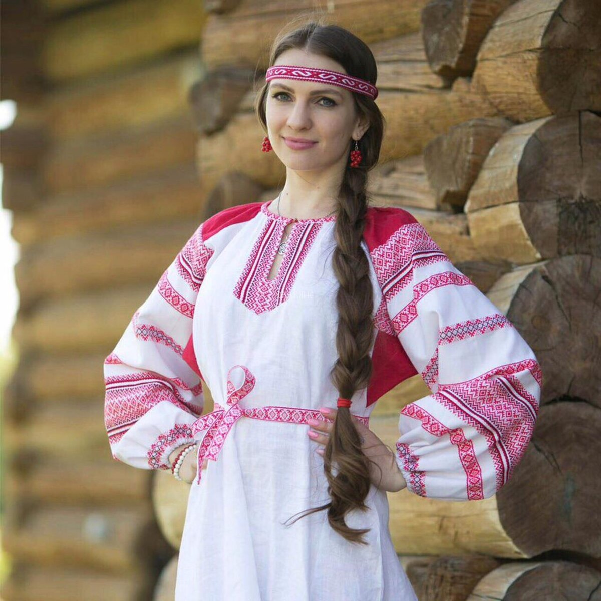 Girls in Slavic costumes in Torreon
