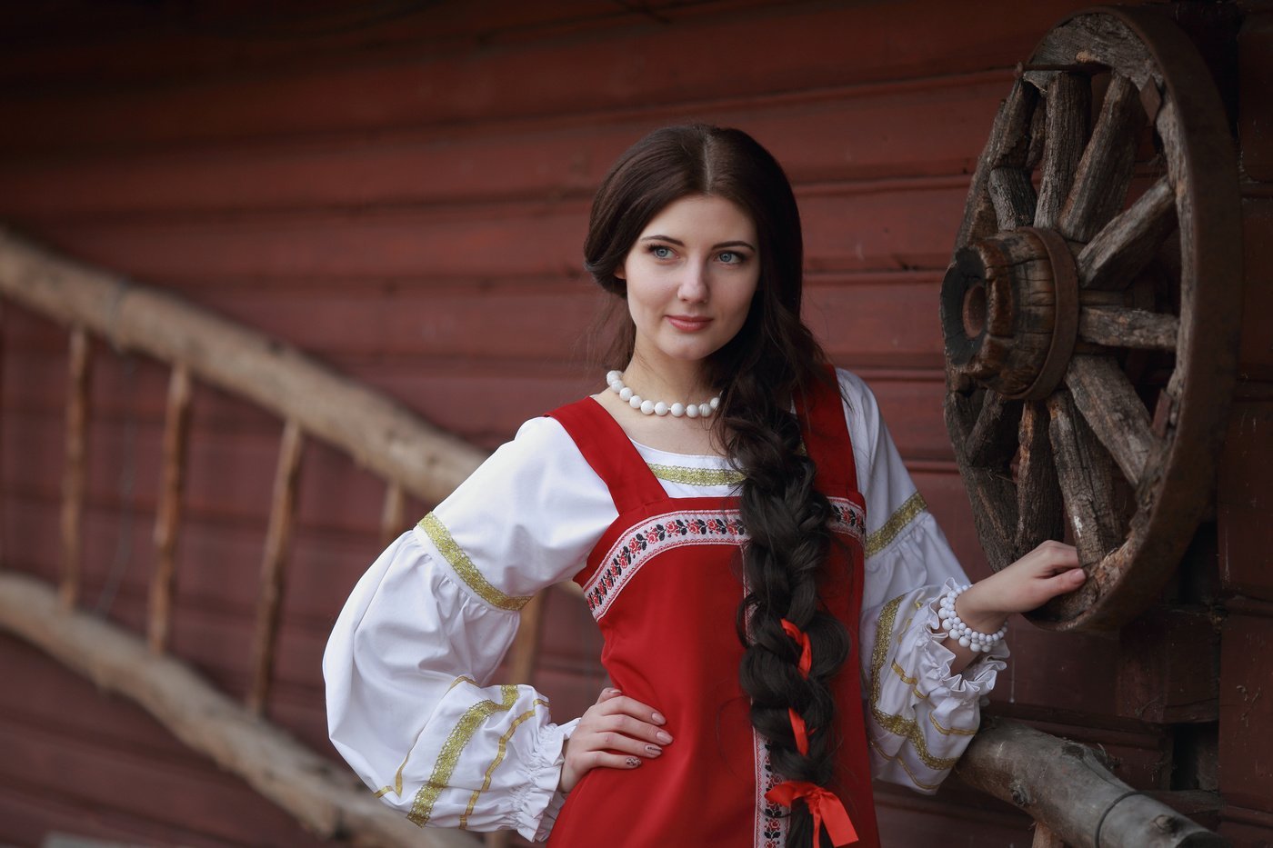 Girls in Slavic costumes in Torreon
