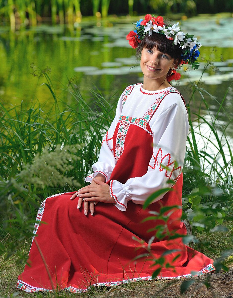 Beautiful girl Girls in Slavic costumes in Torreon
