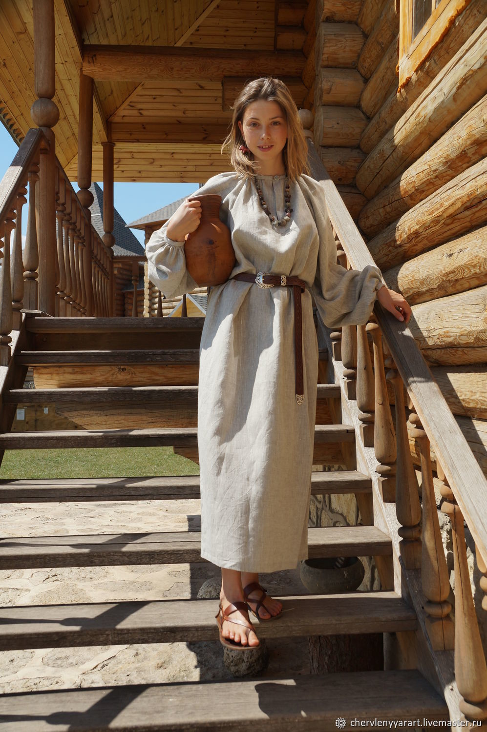 Girls in Slavic costumes in Torreon